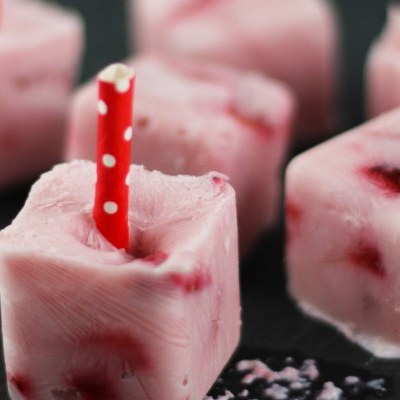 Strawberry Yogurt Pops (featured)